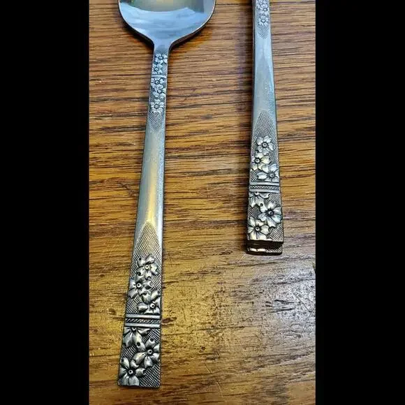 Dining | Floral Elegance 27 Pc Oneida Stainless Steel Flatware  display picture 1